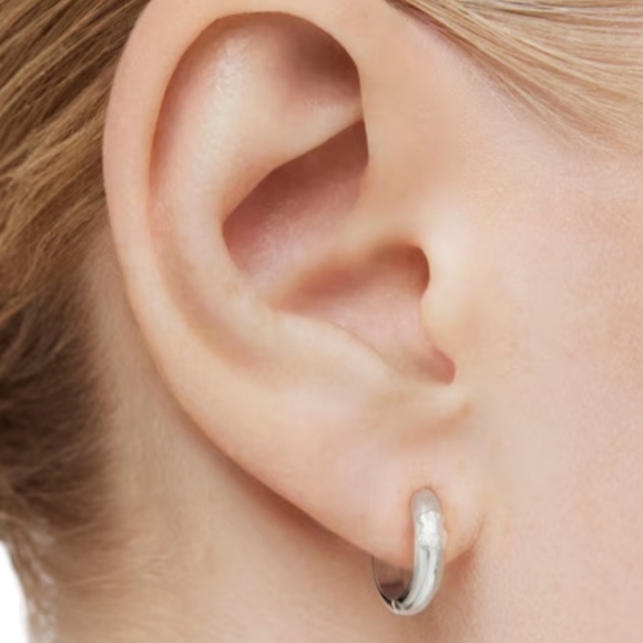 New! TOUS Basics hoop earrings in 925 silver. Thickness: 3 mm. 011183510 - Picture 3 of 3